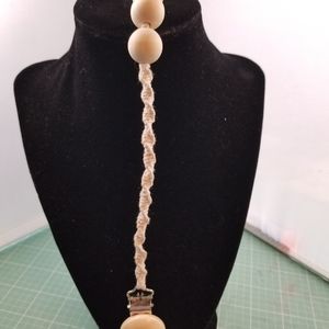 Macrame paci clip